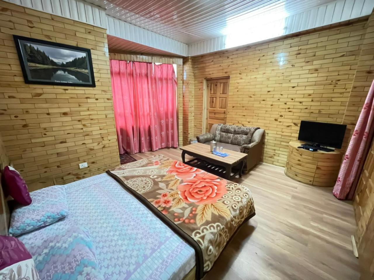 Hotel Snowflake Нарканда Экстерьер фото